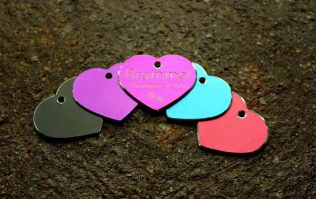 Hundemarke Aluminium Herz mit Schmuckrand groß, Uebersicht