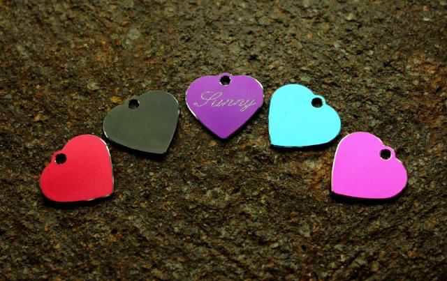 Hundemarke Aluminium Herz mit Schmuckrand klein, Uebersicht