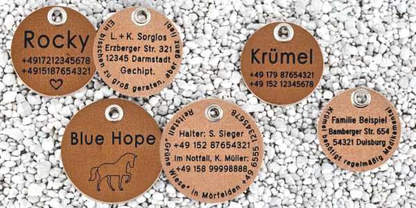 Hundemarken aus Wasserbüffeleder (dunkel) - Übersicht